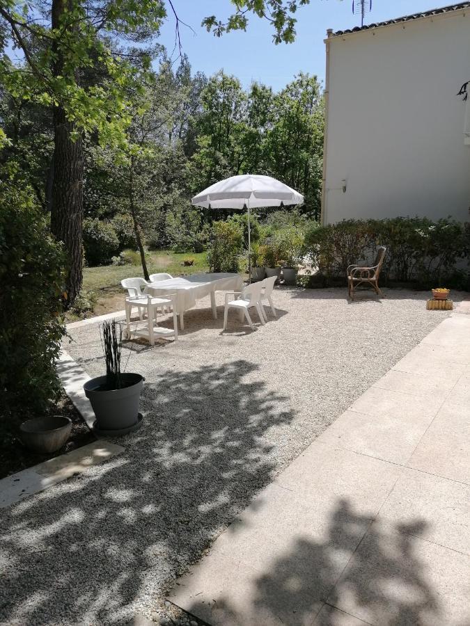 Le Clos Zinou Lambesc Dış mekan fotoğraf